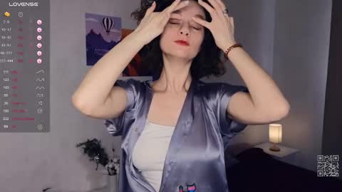 Mia  online show from March 9, 9:46 am