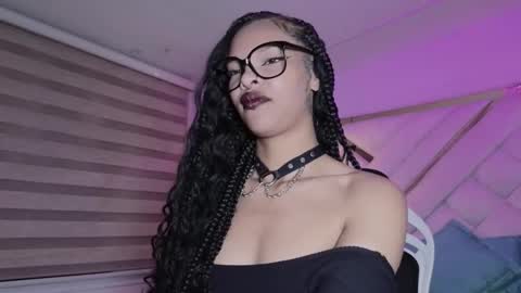 Mia online show from February 25, 3:21 am