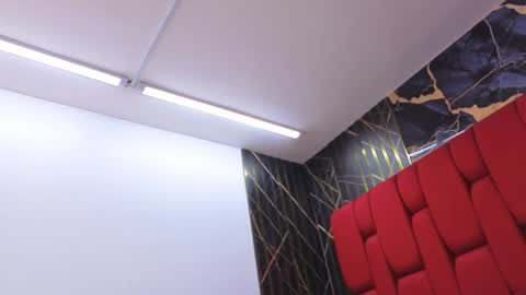 Mia online show from April 17, 10:01 pm