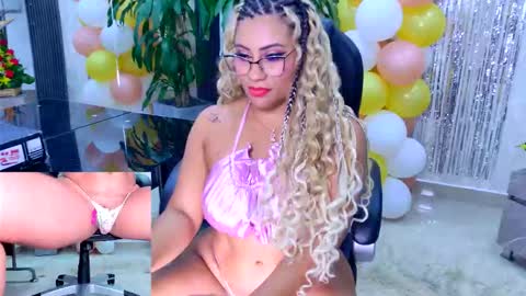 Mia.... Nice to meet you  thumb up me please its important online show from March 10, 8:35 pm