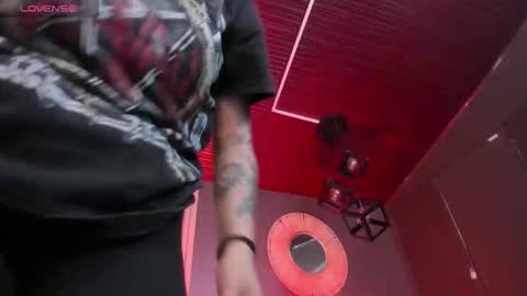 Val  online show from October 3, 12:24 pm