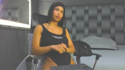 mia_kleim1 online show from February 2, 6:37 pm