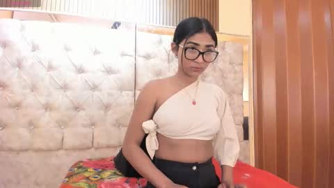 Mia.  online show from May 29, 11:08 am