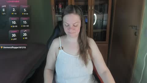 mia_lores online show from May 31, 9:30 am