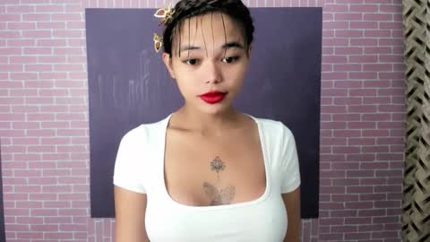 M I A online show from October 14, 8:17 am