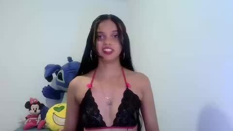 mia lucy 21 online show from March 24, 11:55 pm