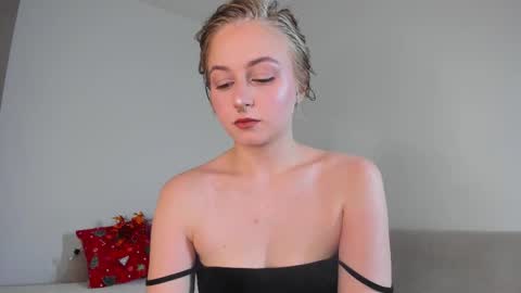 Mia here Appreciate your support online show from November 21, 1:42 pm