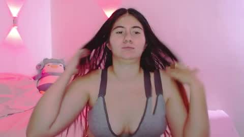 mia online show from April 9, 3:18 pm