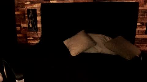 Mia Montier online show from December 16, 7:43 pm