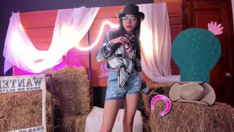 Mia online show from March 21, 11:48 am