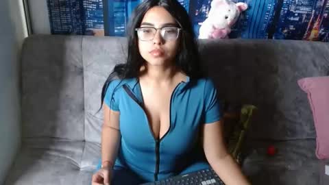 Mia  online show from April 27, 6:05 pm