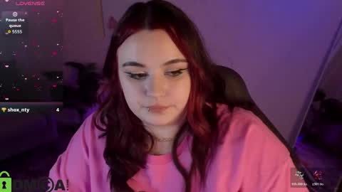 Mia online show from April 10, 6:30 am