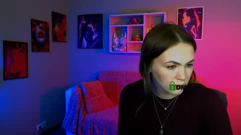 mia online show from April 10, 12:10 pm