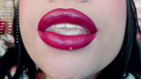 Mia online show from November 29, 7:27 am