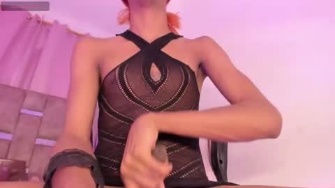 mia_royal online show from June 14, 2:41 pm