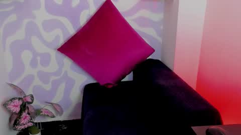 Mia . online show from November 10, 12:08 pm