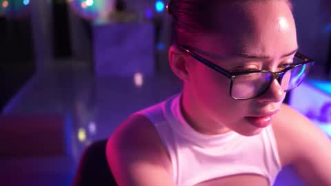 VixenMia online show from March 9, 4:06 am