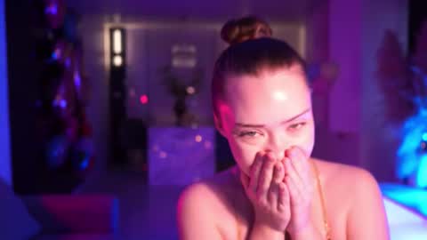 VixenMia online show from March 14, 3:54 am