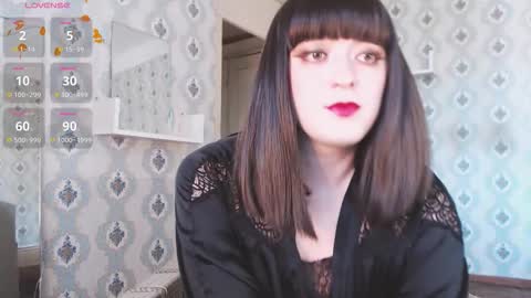mia_wallase online show from November 10, 10:07 am
