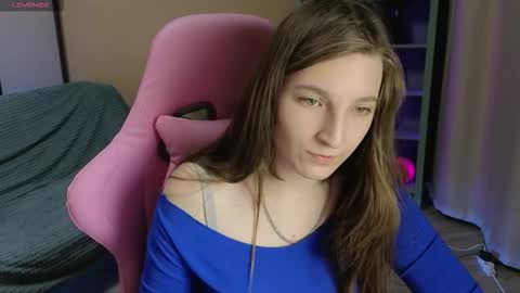 Mia online show from November 30, 10:33 am