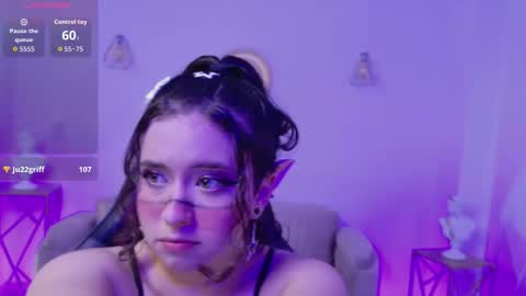 mia_wee online show from September 26, 9:01 pm