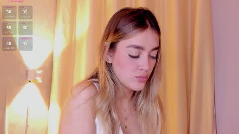 Mia White  online show from March 3, 1:07 pm