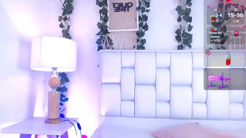 Mia online show from October 10, 11:49 am