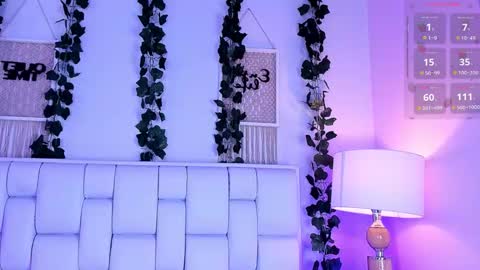 Mia online show from March 8, 11:58 am