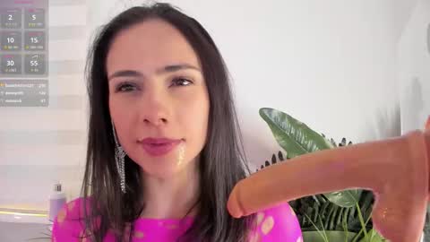 Snapshot of miaa_monrroee_ chatting on October 19, 12:21 pm Mia online show from October 19, 12:21 pm