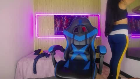       online show from December 5, 6:49 pm