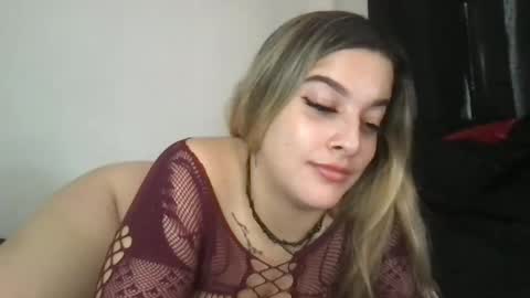 Mia Moji online show from September 23, 1:05 pm