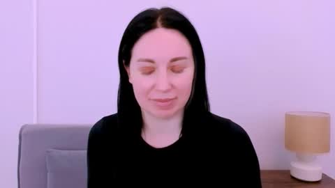 Mia online show from April 20, 5:49 pm