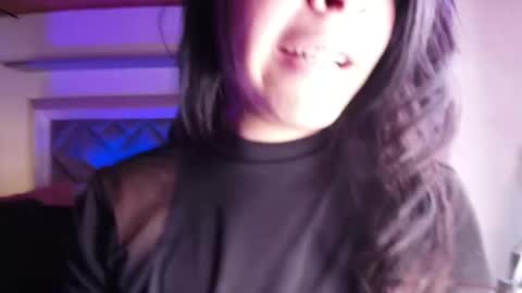 miaamillerr1 online show from March 21, 8:57 pm