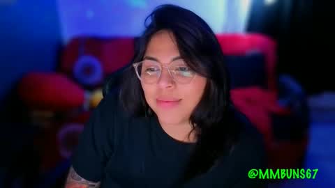 Mia online show from November 4, 6:04 am