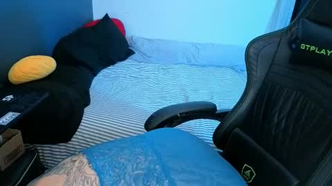 Mia online show from April 11, 12:15 am