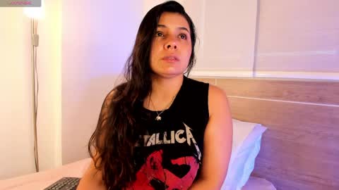 IG Yojanagomez  online show from April 16, 9:39 pm