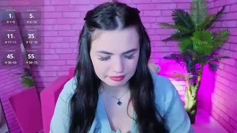 Mia online show from December 20, 8:54 am