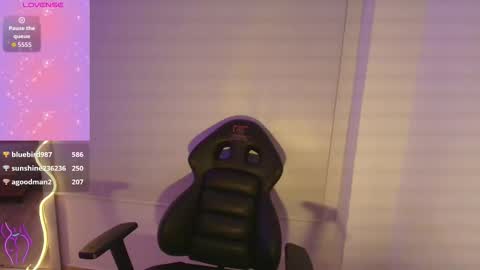 Mia online show from September 21, 4:38 am