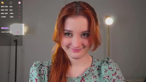 Mia online show from December 19, 1:50 pm