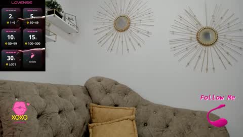 Miah Collins online show from November 14, 9:05 pm