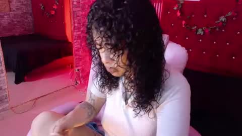 miahernadezpr online show from June 20, 12:06 am
