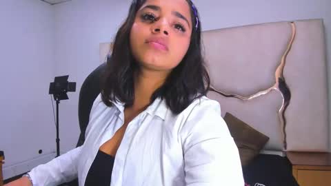 miahsex69 online show from December 14, 5:02 am