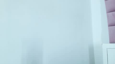 miajhonsonx online show from March 8, 2:04 am