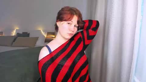 mialacrice online show from June 1, 11:33 am
