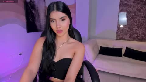 Call me Mia  online show from November 29, 8:05 pm