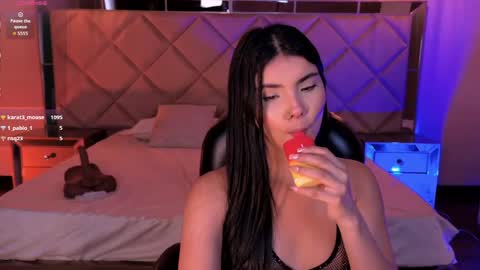 Call me Mia  online show from May 6, 9:32 pm