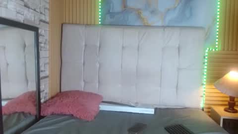 mialuna303av online show from April 4, 11:12 pm