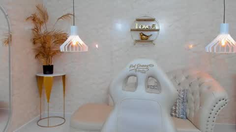 Mia Maturee  online show from January 16, 11:30 am