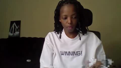 Muffin online show from April 12, 6:45 pm