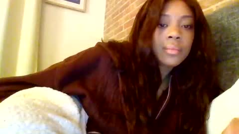 Snapshot of miamuffin8 chatting on October 9, 4:07 am MiaMuffn online show from October 9, 4:07 am